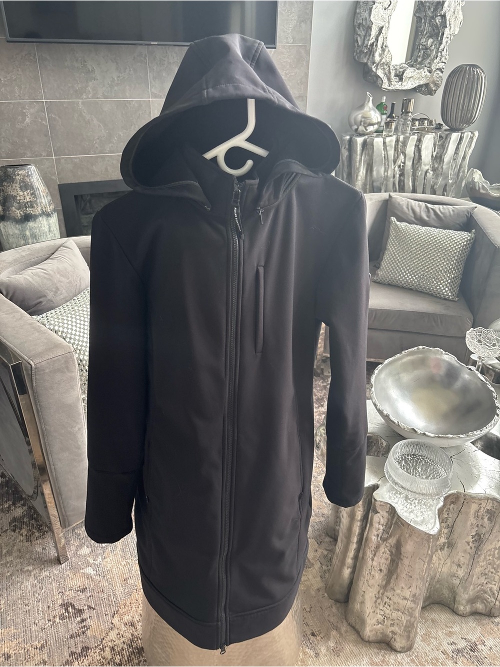 Black Hooded Utility Jacket - Sleek Everyday Layer size medium